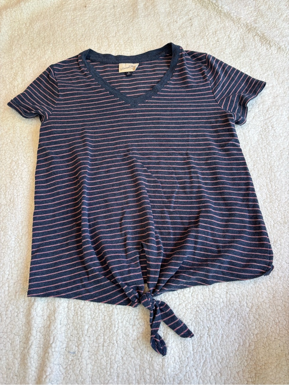 Striped Universal Thread Navy V-Neck Tie-Front Women's Top Medium